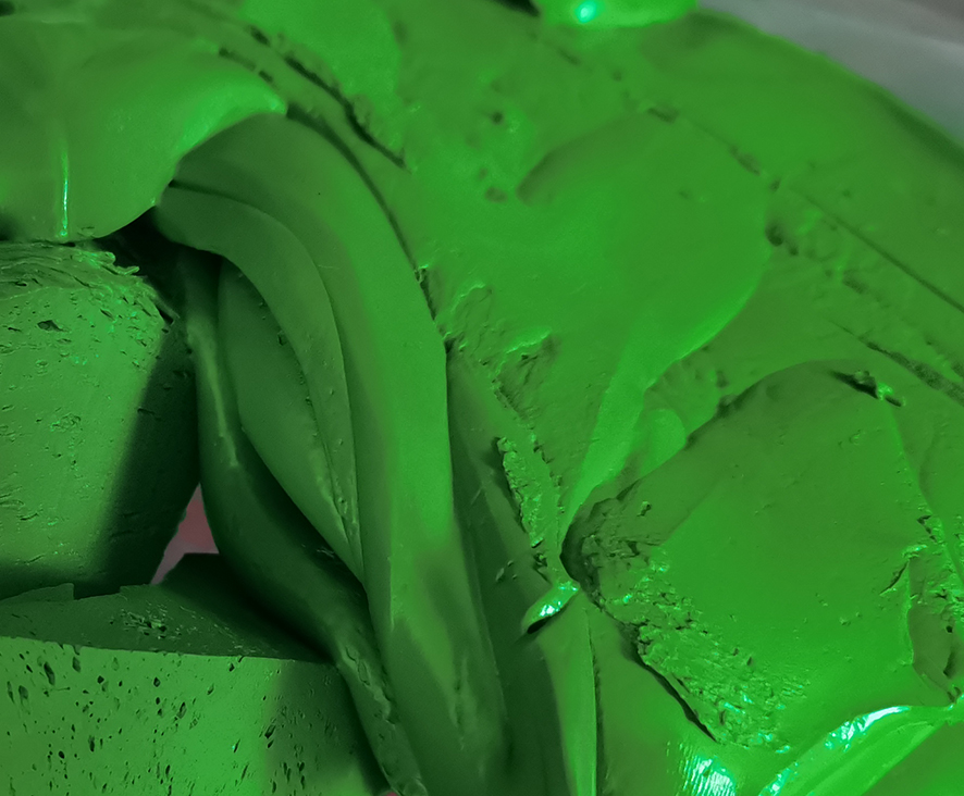 鲜绿色膏